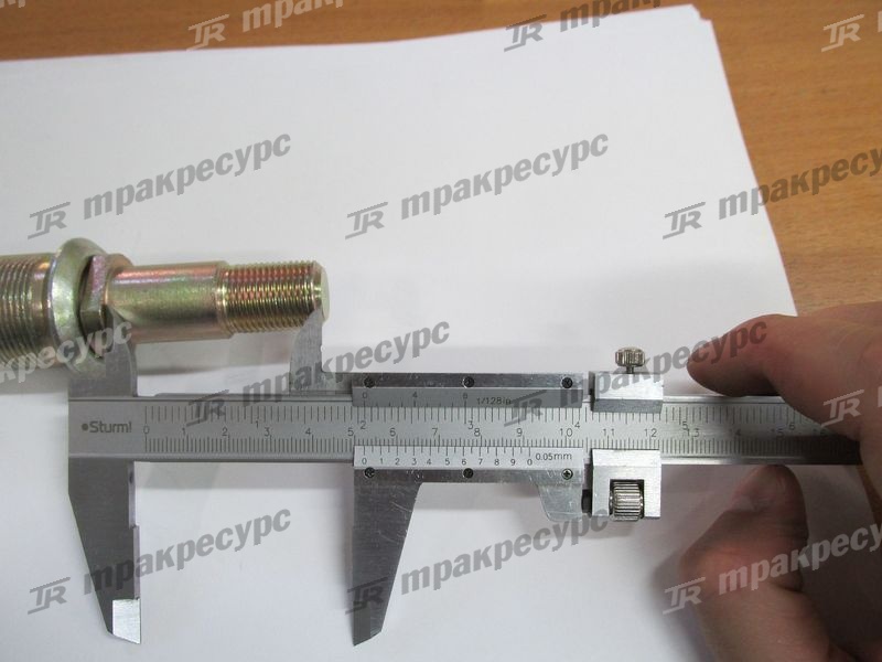 Шпилька ступицы ведущего моста CPCD50/60/70  Вид 2