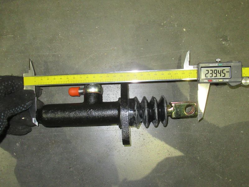 Тормозной цилиндр главный 81FG-40400