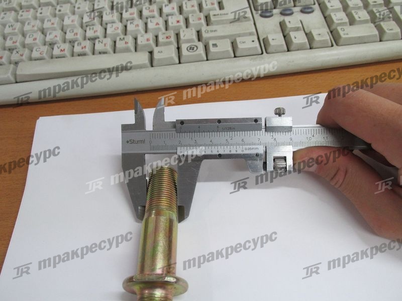 Шпилька колеса с гайкой CDM833-CDM855
