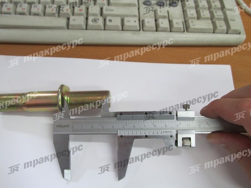 Шпилька колеса с гайкой CDM833-CDM855