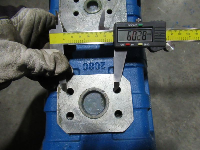 Насос системы гидравлики CDM833