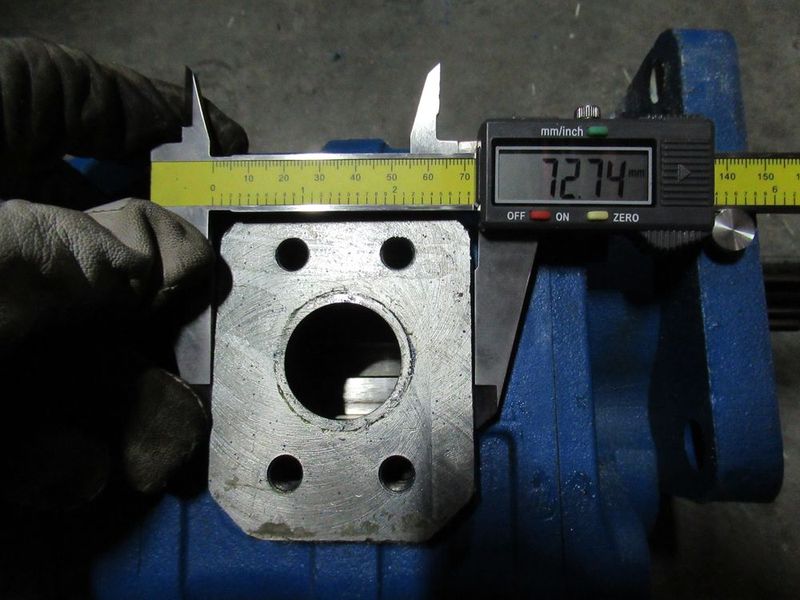Насос системы гидравлики CDM833