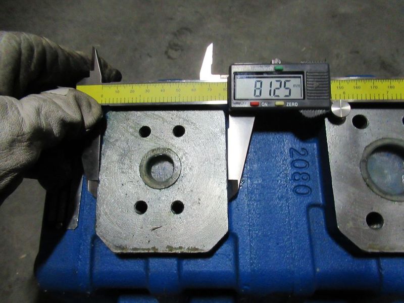 Насос системы гидравлики CDM833