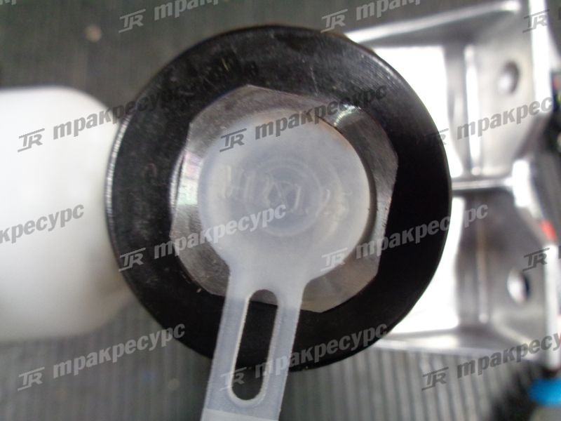 Цилиндр главный тормозной CDM833