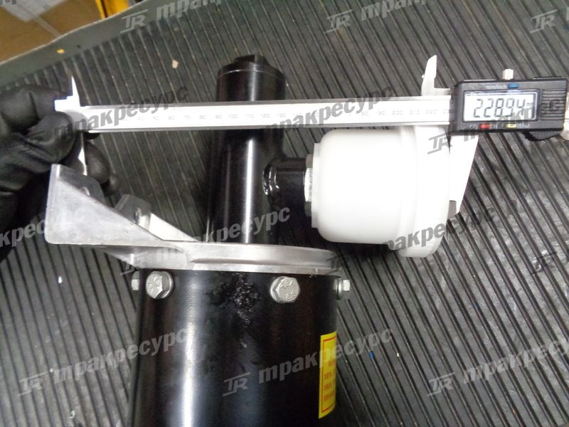 Цилиндр главный тормозной CDM833