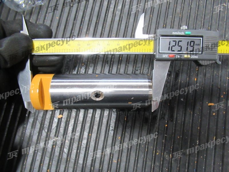 Палец цилиндра рулевого CDM833