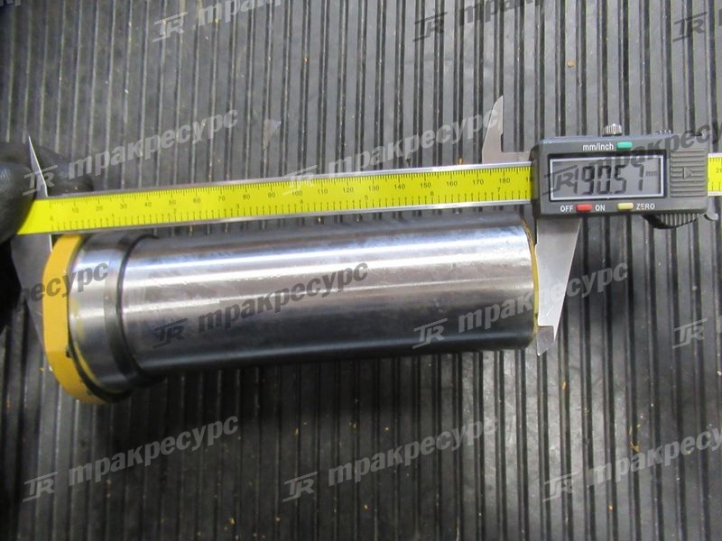 Палец сочленения нижний CDM833