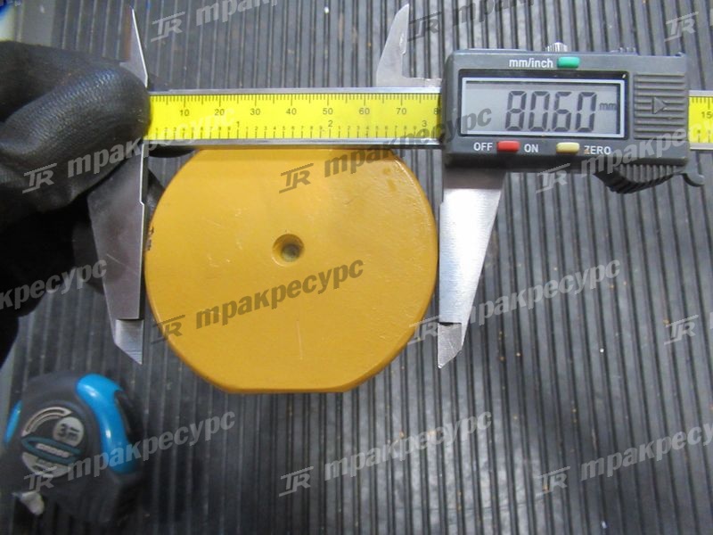 Палец сочленения нижний CDM833