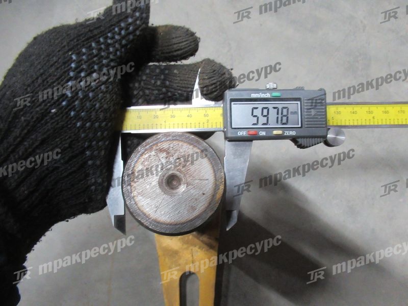 Палец верхний коромысла CDM833