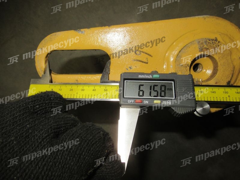 Палец верхний коромысла CDM833