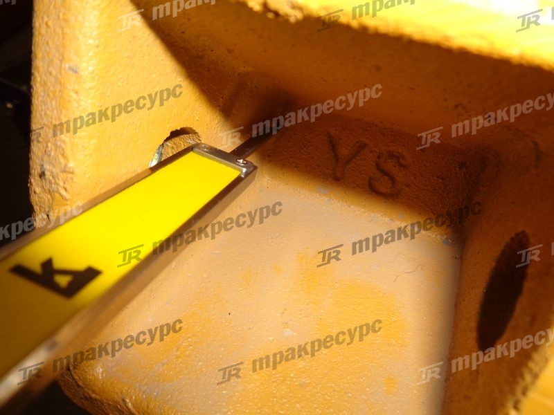 Зуб ковша CDM833