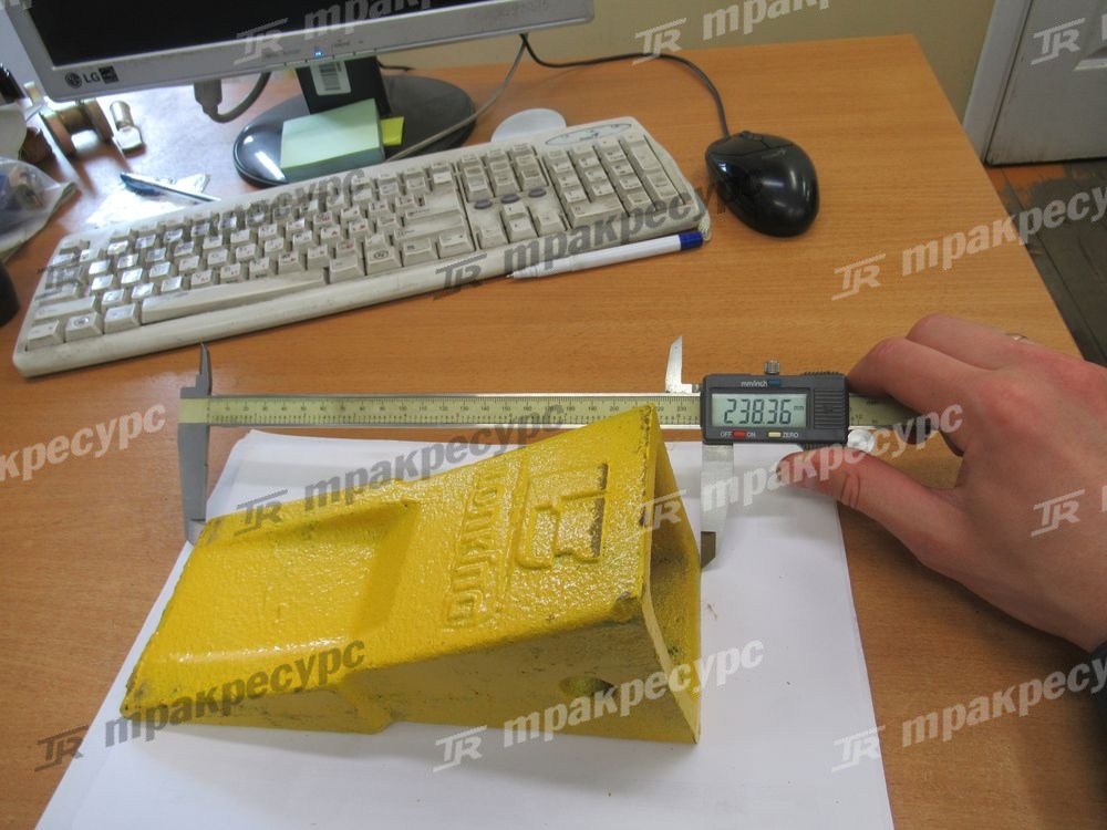 Зуб ковша CDM833