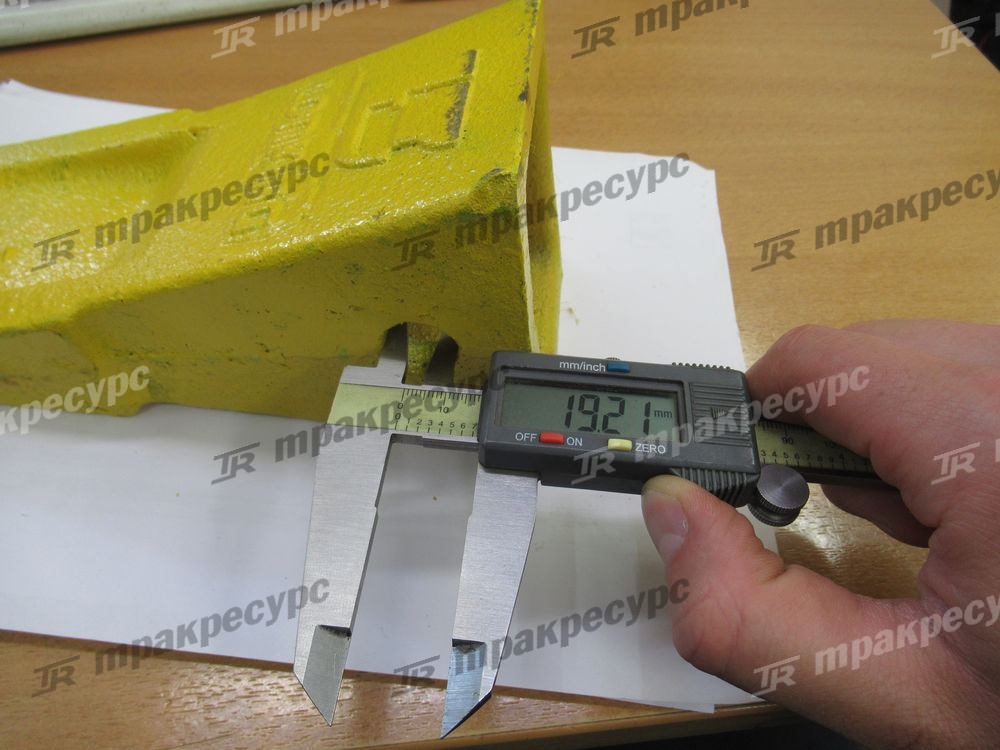 Зуб ковша CDM833