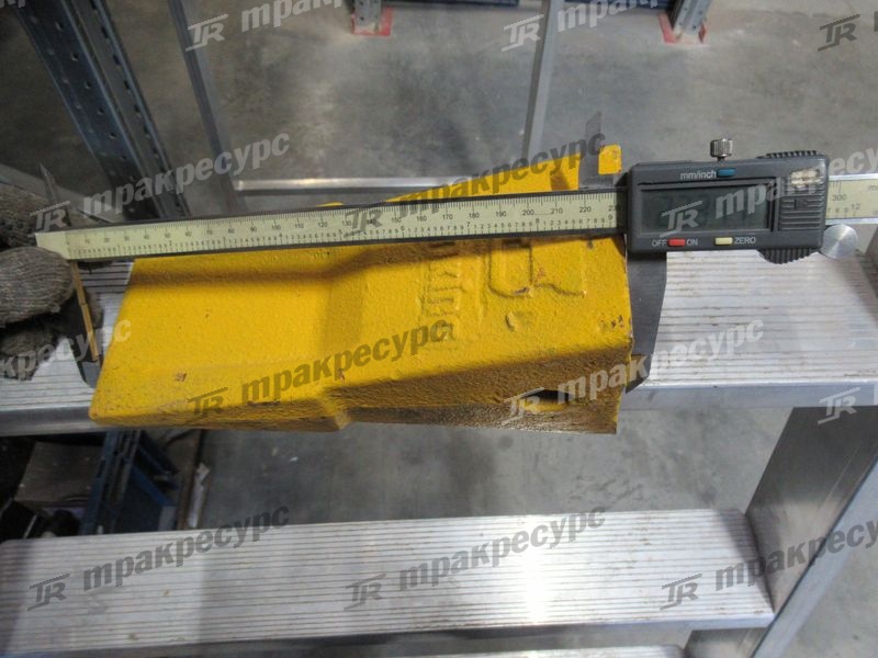 Зуб ковша в сборе с адаптером CDM833