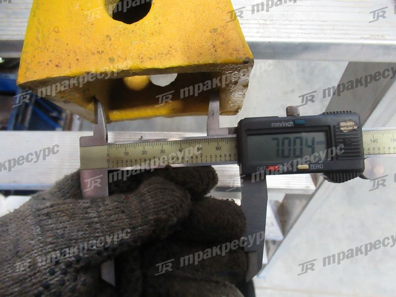 Зуб ковша в сборе с адаптером CDM833