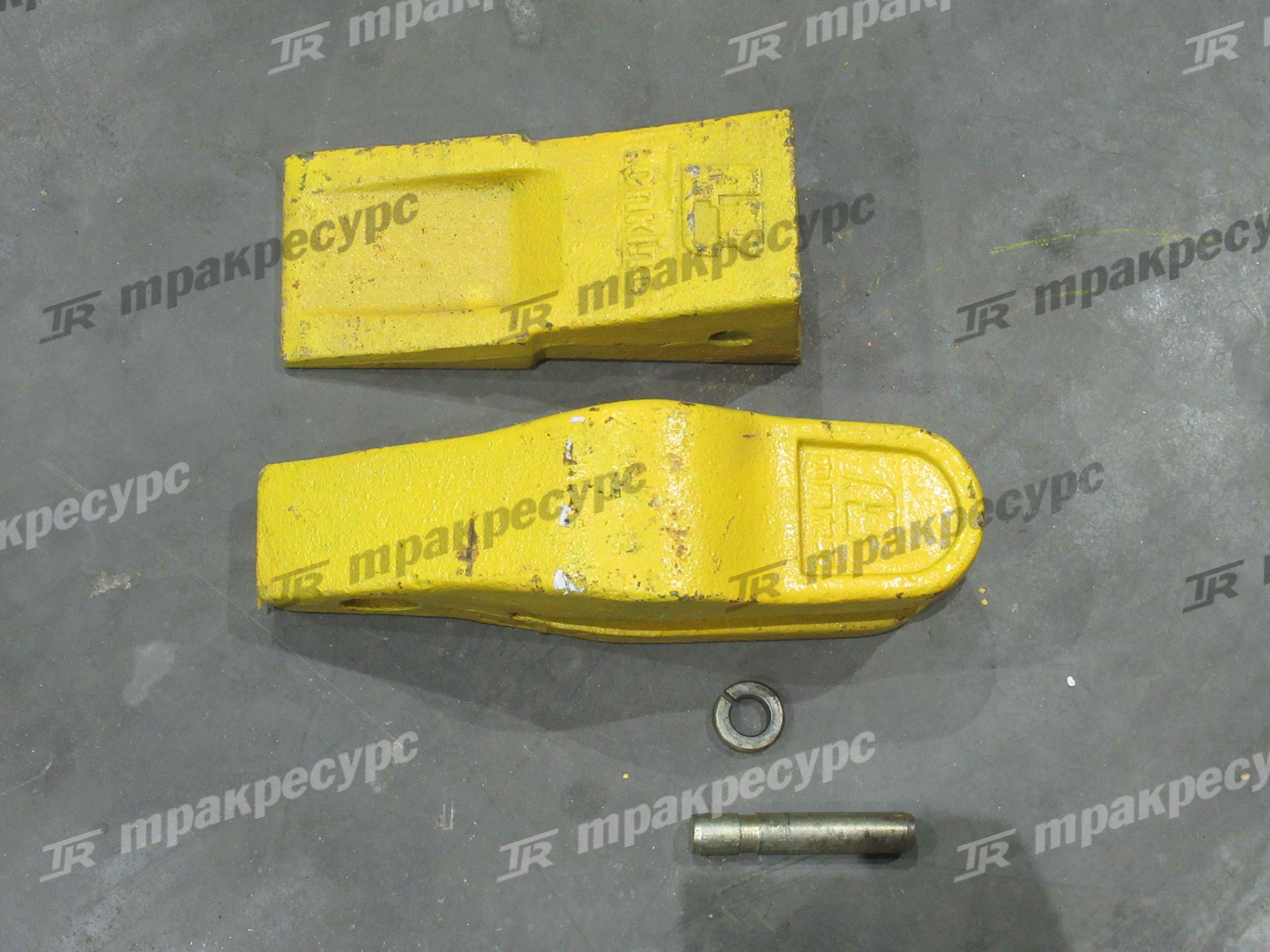 Зуб ковша в сборе с адаптером CDM833