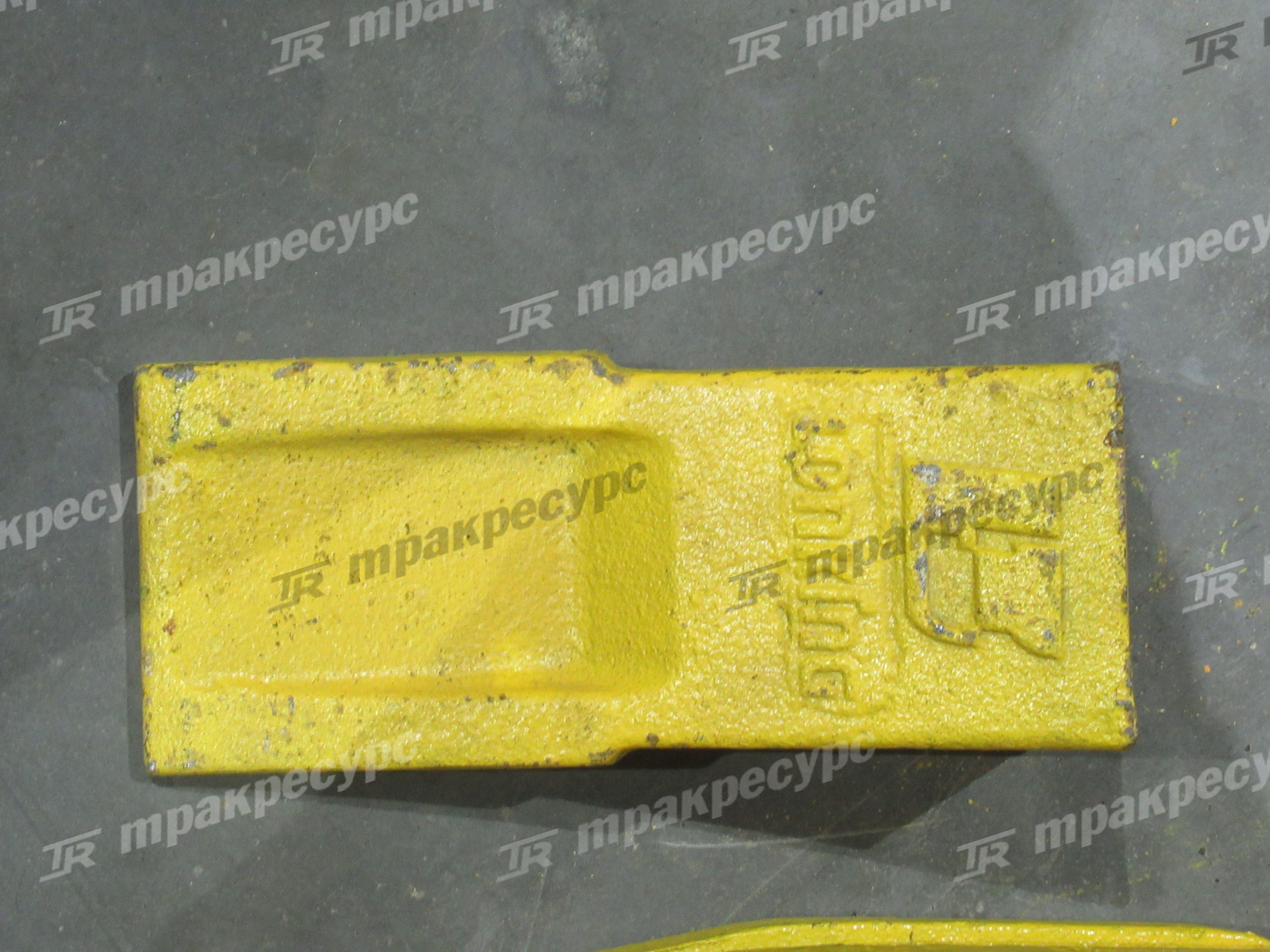 Зуб ковша в сборе с адаптером CDM833
