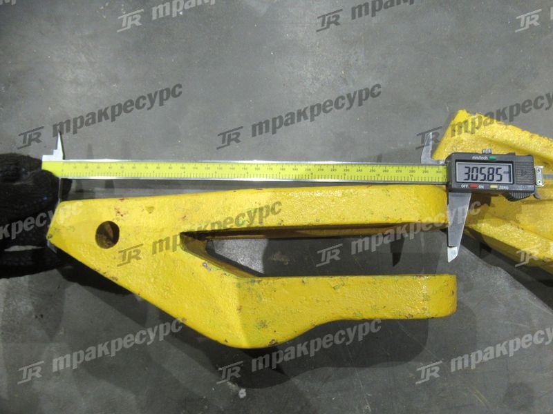 Зуб ковша в сборе с адаптером CDM833