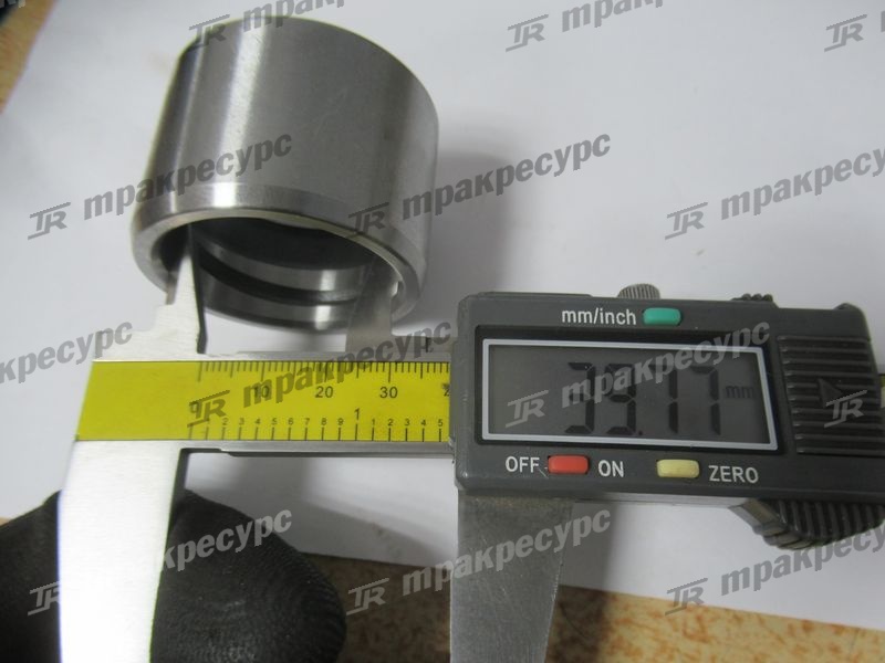 Втулка рулевого цилиндра CDM833