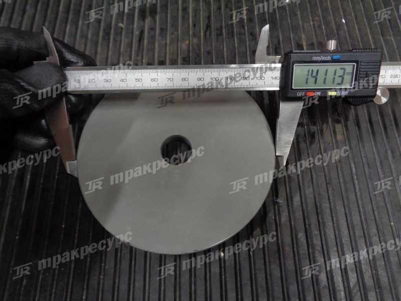 Крышка верхнего сочленения рамы нижняя D=140 CDM853-855