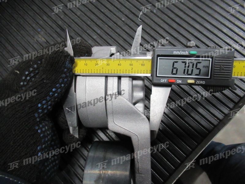 Натяжитель ролика C3937553
