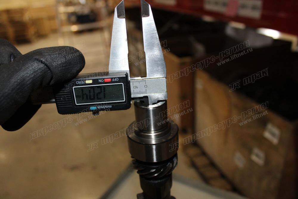 Распредвал 13511-76049-71