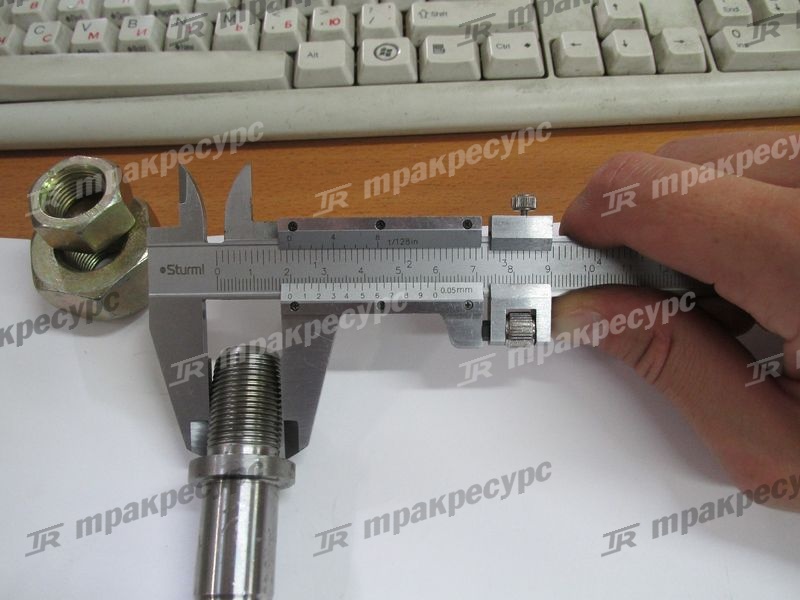 Шпилька 42481-33240-71