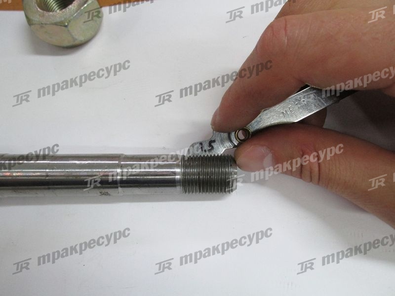 Шпилька 42481-33240-71