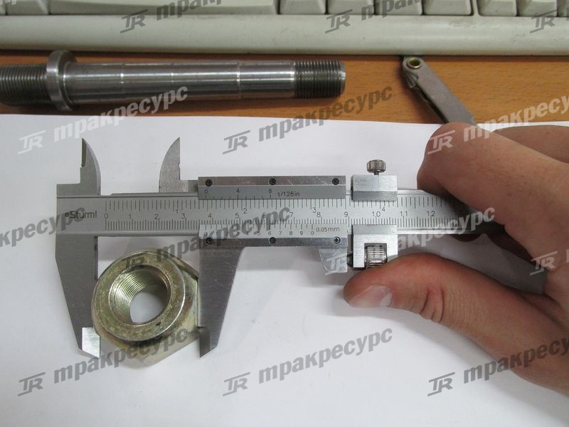 Шпилька 42481-33240-71