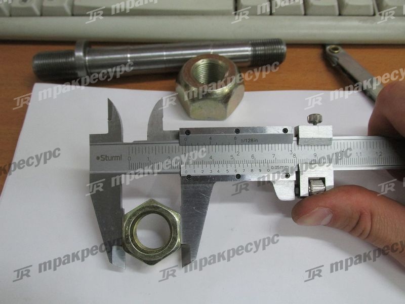 Шпилька 42481-33240-71