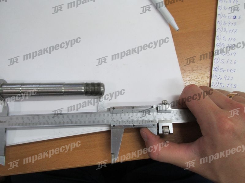 Шпилька 42481-33240-71