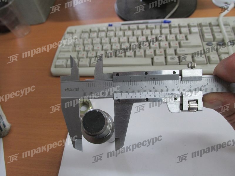Шпилька 42481-33240-71