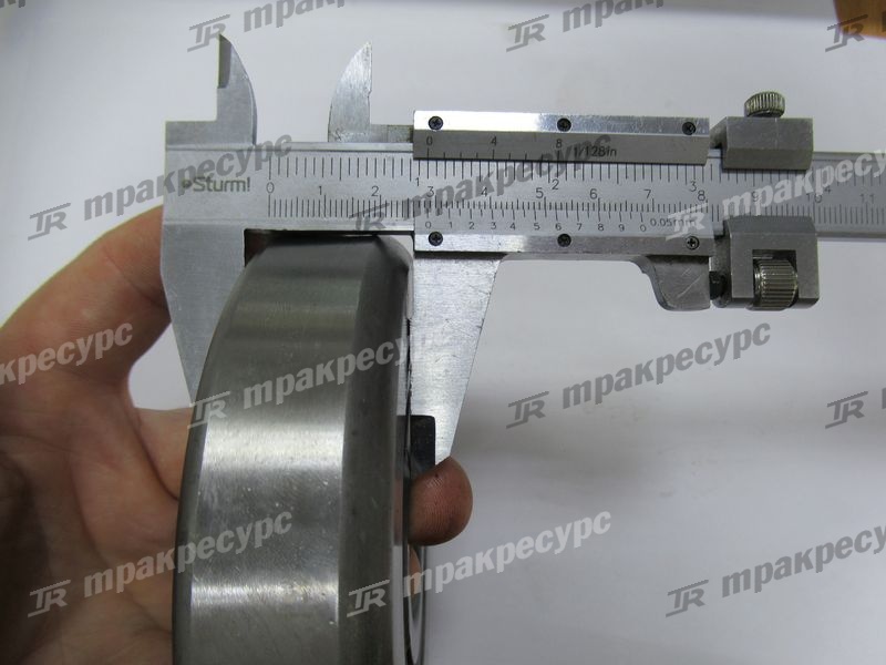 Ролик мачты 61237-26630-71