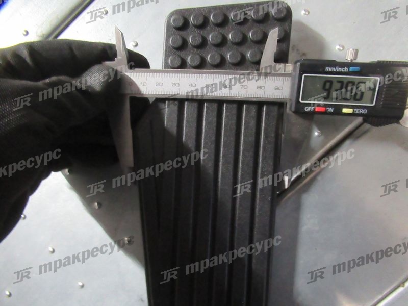 Накладка педали 3EB-37-41160