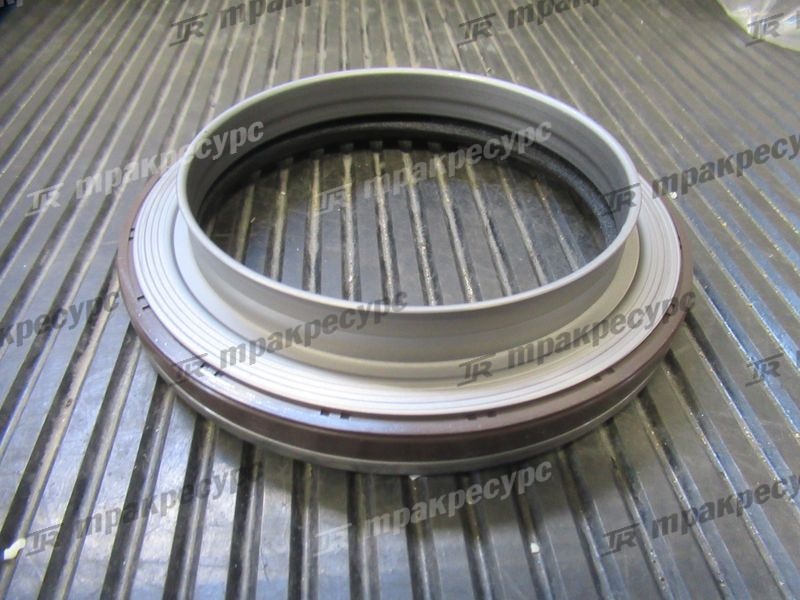 Сальник коленвала задний Z-8-97072-823-1