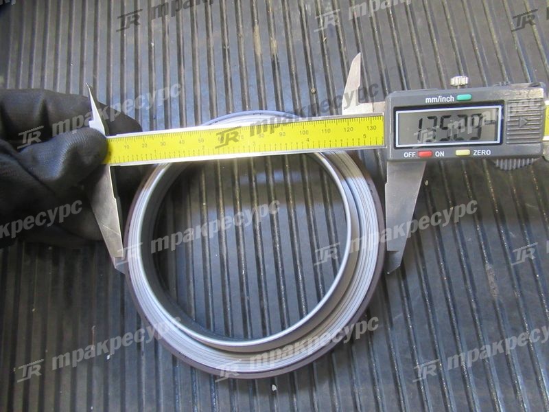 Сальник коленвала задний Z-8-97072-823-1