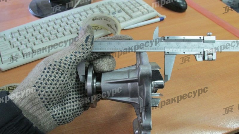 Насос водяной Kubota V2403