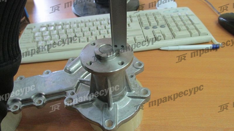 Насос водяной Kubota V2403