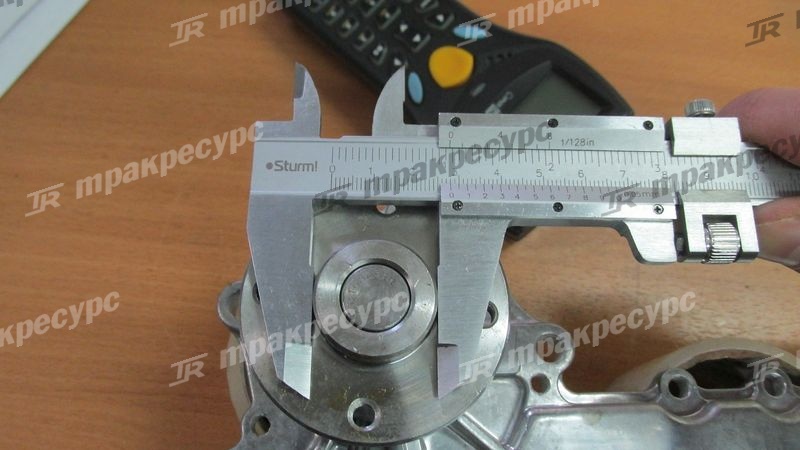 Насос водяной Kubota V2403