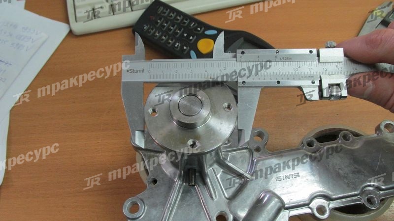 Насос водяной Kubota V2403