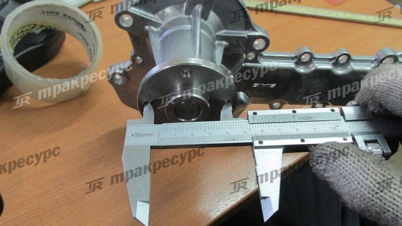 Насос водяной Kubota V2403