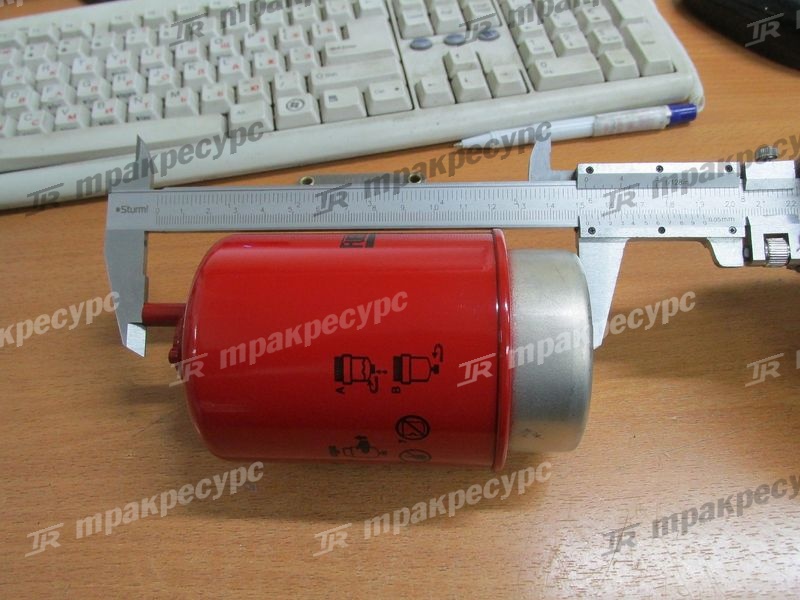 Фильтр топливный грубой очистки двигателя John Deere 4045DF270