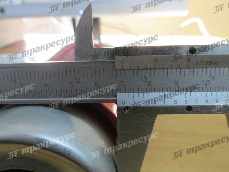 Фильтр топливный грубой очистки двигателя John Deere 4045DF270