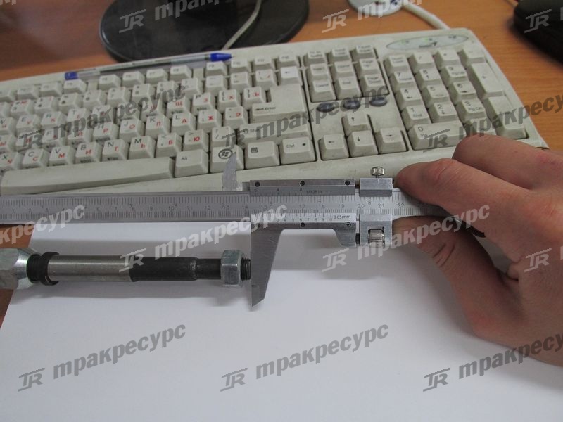 Шпилька 42483-13130-71