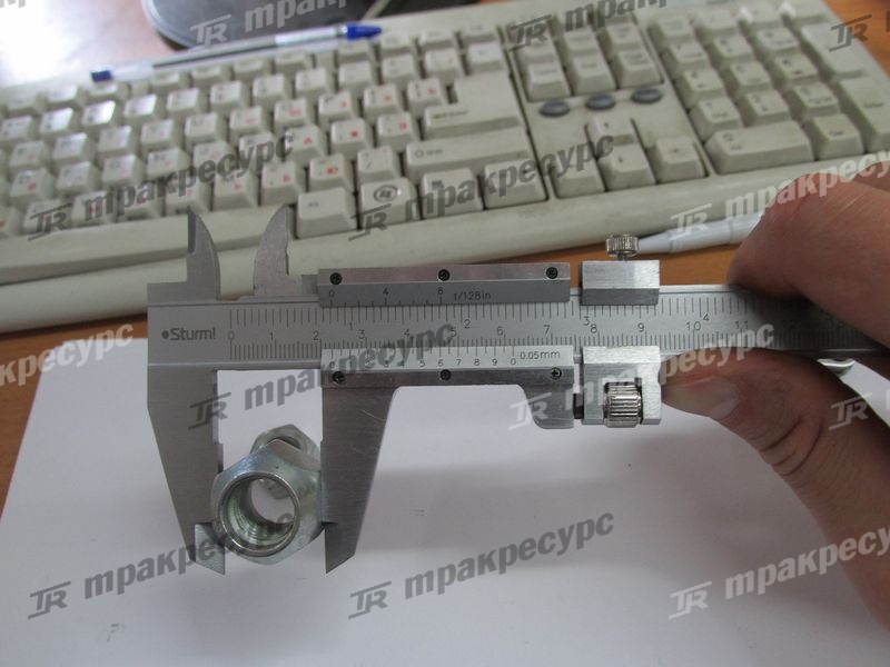 Шпилька 42483-13130-71