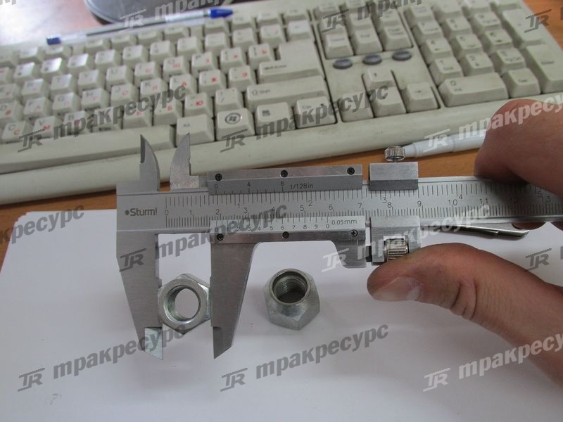 Шпилька 42483-13130-71