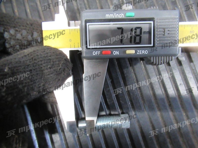 Болт N163-220018-000