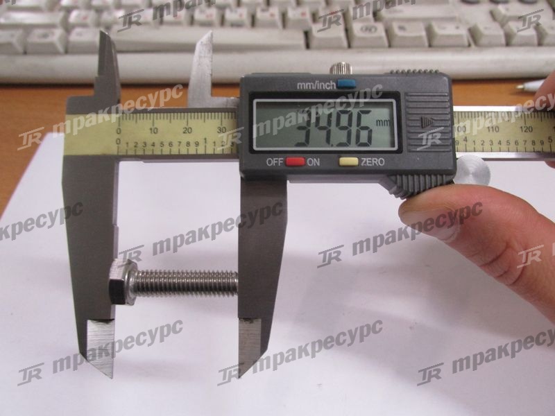 Болт 1001996