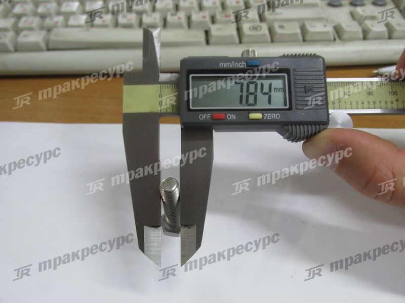 Болт 1001996