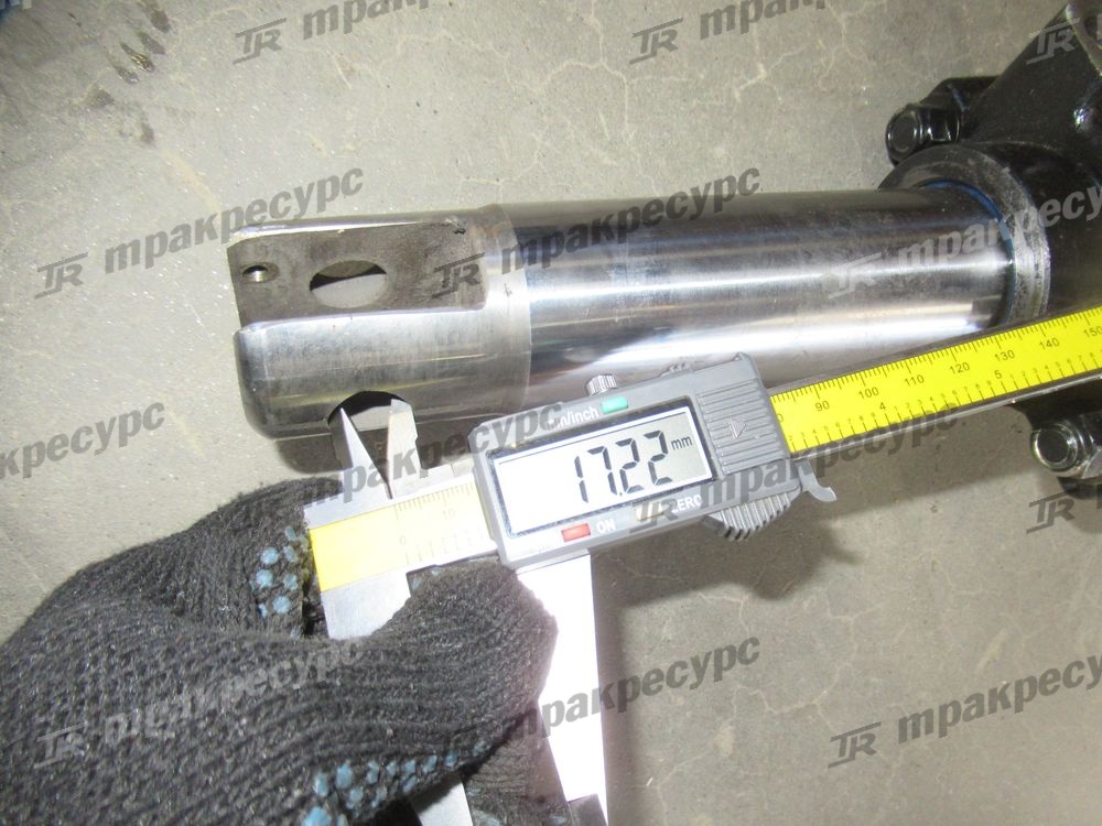 Цилиндр рулевой 3EB-64-51110